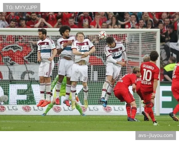 欧冠实时:多特蒙德上半场完成12次射门,预期进球(xG)高达1.8 欧冠实时:多特蒙德上半场完成12次射门,预期进球(xG)高达1.8