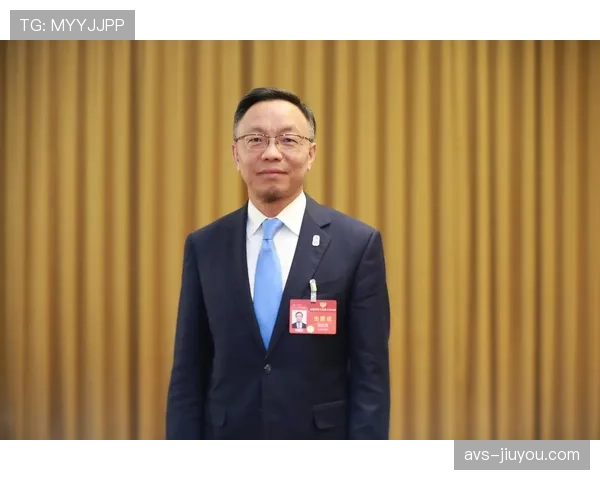 那不勒斯主席德劳伦蒂斯呼吁改革：减少半场时间至25分钟，取消红牌